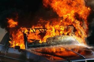 Во Вроцлаве загорелся автомобиль