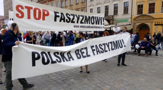 Во Вроцлаве проходит марш против фашизма (+ФОТО, ВИДЕО)