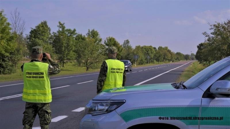 За незаконний перетин українсько-польського кордону затримано трьох албанців