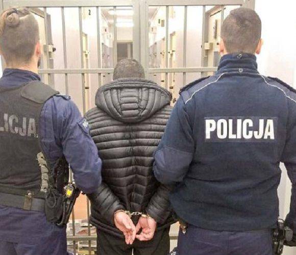 Нетверезий українець намагався дати польським поліцейським хабаря: тепер сяде на 10 років