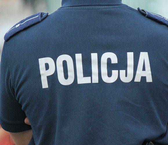 В Польщі юнак осліпив лазером двох поліцейських