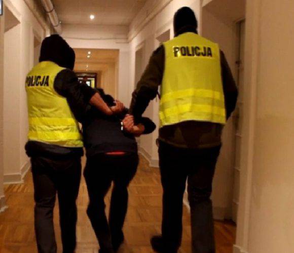 Вроцлавські поліцейські затримали 38-річного педофіла, який зваблював дівчат