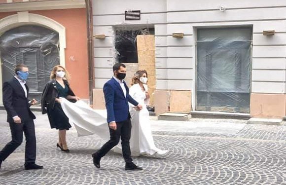 Як виглядатиме весілля в Польщі під час коронавірусу? Маски можна буде зняти