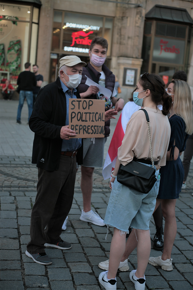 митинг белорусов в Польше - Stop political repressions in Belarus 