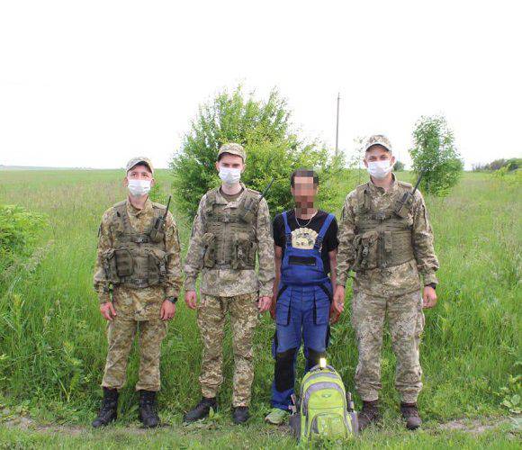 На українському кордоні затримали чеха, який подолав на велосипеді 4 тис. кілометрів