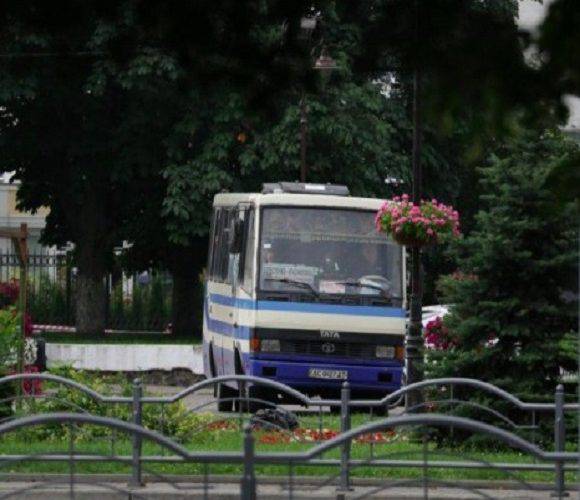У Луцьку терорист відкрив вогонь, в автобусі є жінки і діти [+ДЕТАЛІ]