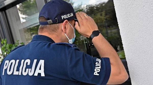 У Польщі фальшиві поліцейські пограбували жінку