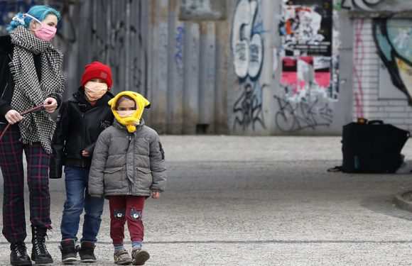 Відтепер в Польщі діти до 16-и років можуть перебувати на вулиці тільки з дорослими