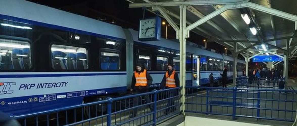 У Польщі годину стоятимуть потяги через перехід на зимовий час