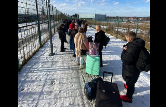 На польсько-українському кордоні утворилася величезна черга