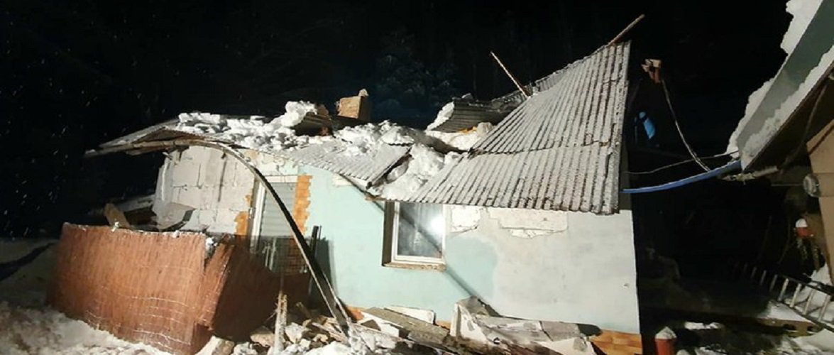 Через велику кількість снігу на Підкарпатті завалились дахи 3-х будинків