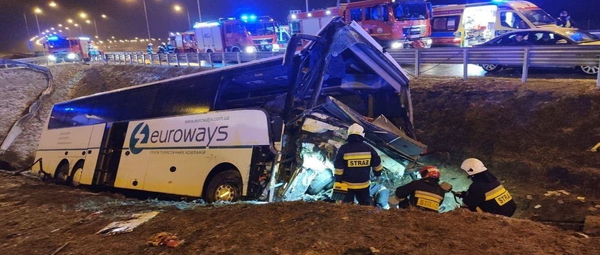 У Польщі перекинувся автобус з українцями – прокуратура заявляє  про перевищення швидкості