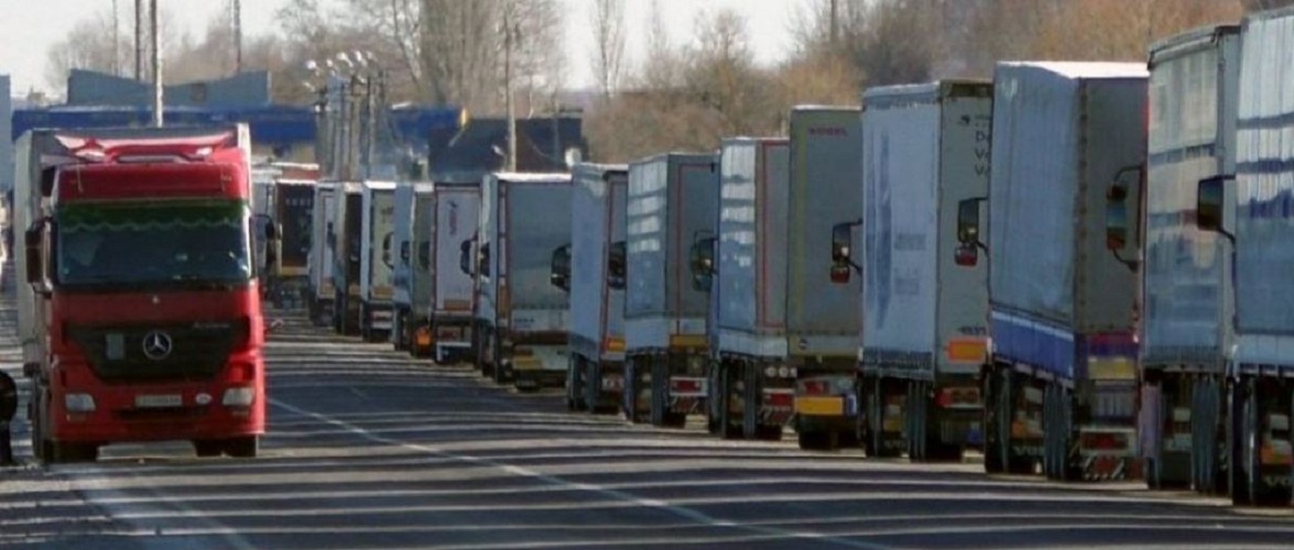 Черги вантажівок на польсько-українському кордоні: Україна вимагає спростити процедуру контролю