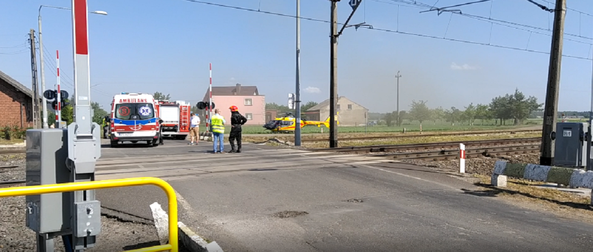 В Польщі авто зіткнулося з поїздом, бо дорожники не закрили шлагбаум