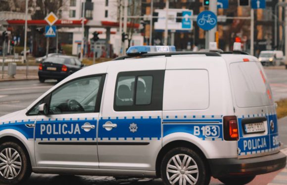 У Польщі чоловік вкрав поліцейський автомобіль, який за ним приїхав