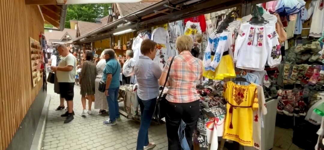 Як виглядає туризм у Трускавці? Як поляки відпочивають (ВІДЕО)