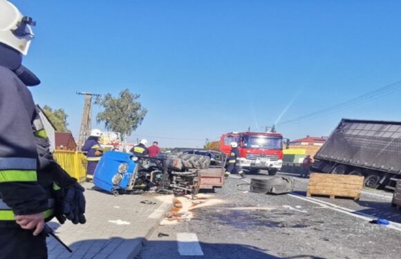 У Польщі вантажівка наїхала на трактор: в аварії серйозно постраждав 30-річний українець