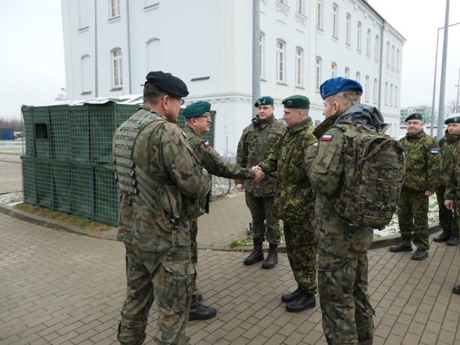 На польсько-білоруський кордон вже прибули естонські військові