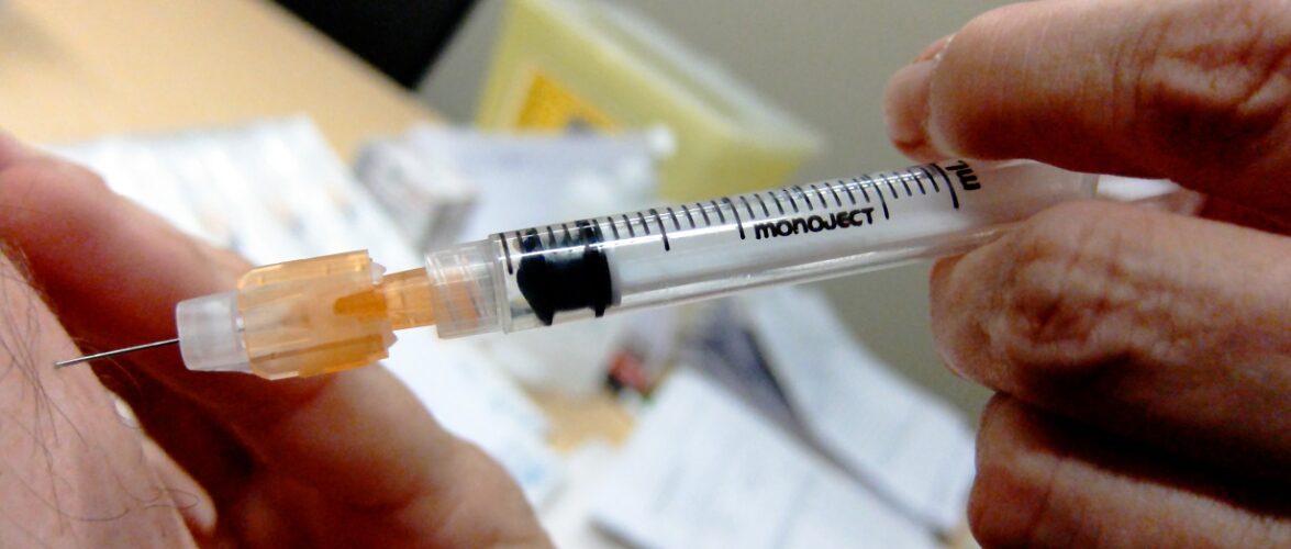 З 23 листопада кожен охочий в Польщі може отримати безкоштовне щеплення від грипу