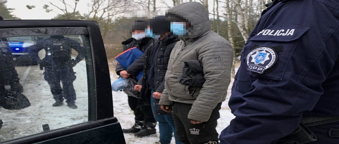 В Польщі затримали українця, який віз людей в багажнику