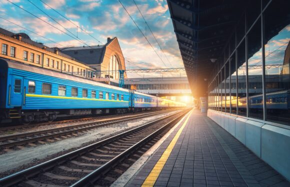 «Укрзалізниця» запустила два додаткових поїзди з України до Польщі