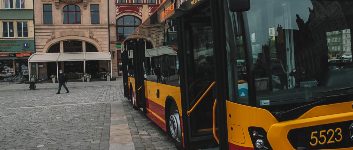 У Варшаві можуть підняти ціну на квитки за проїзд в громадському транспорті