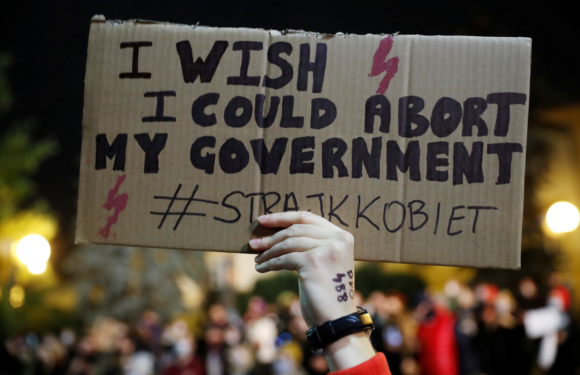 В Польщі розглядають можливість довічного ув’язнення за аборт