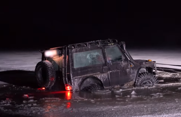 Двоє молодиків в Польщі виїхали авто на озеро: під ними провалився лід