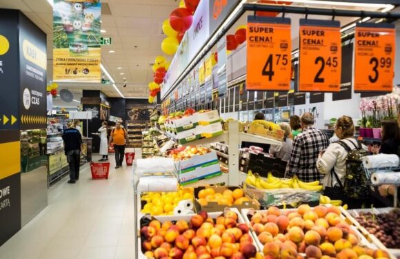 Відома мережа супермаркетів в Польщі відкриває 6 нових магазинів
