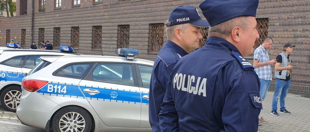 Поліцейські в Польщі врятували молодого українця, якому раптово стало погано на вулиці
