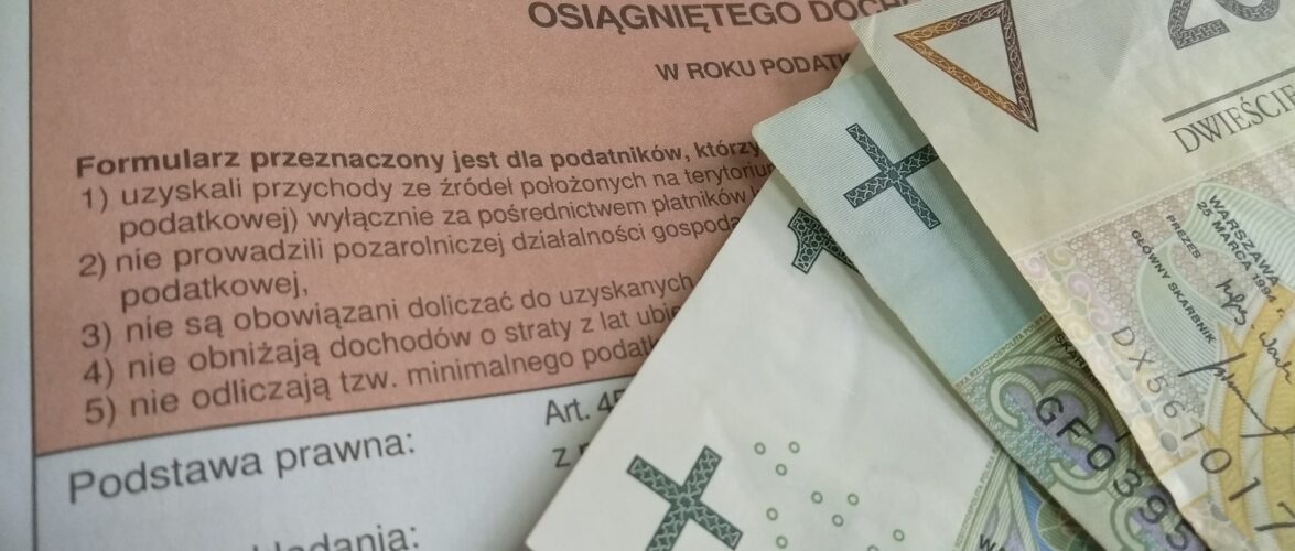 Українці в Польщі можуть мати проблеми з податками