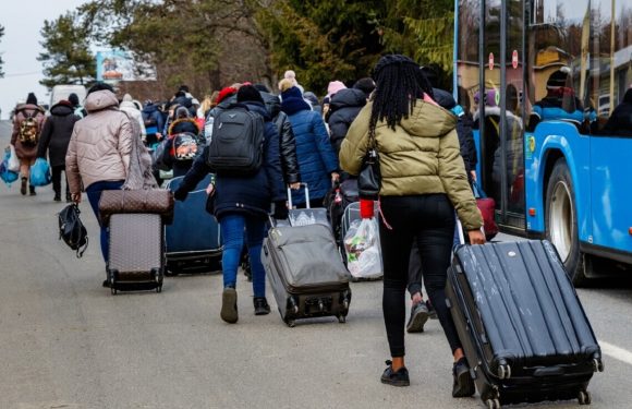 Скільки українських біженців зупинилися у Варшаві?