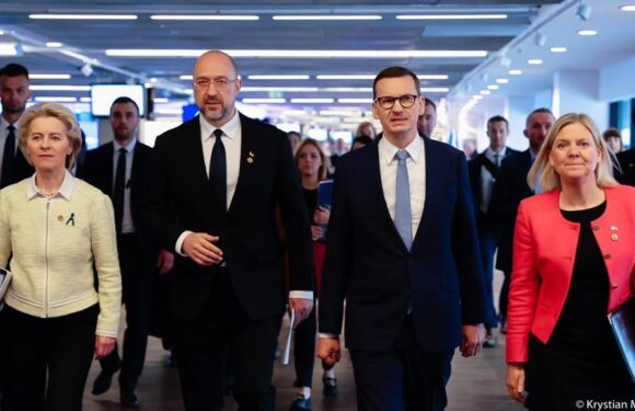 Польща хоче обмежити всі дипломатичні контакти з рф