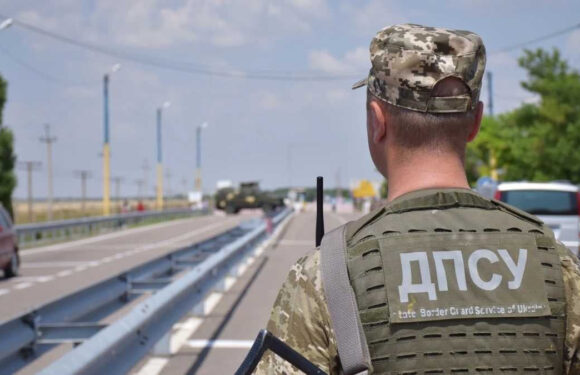 У Держприкордонслужбі України роз’яснили правили виїзду за кордон для волонтерів