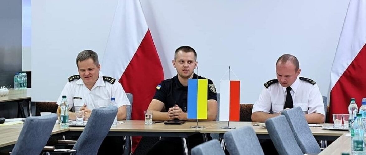 Польща допомагає, як може: Україна отримала пожежні авто та чергову партію гумдопомоги