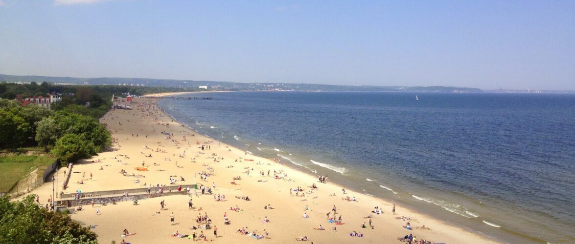 Відпочинок на Балтійському узбережжі під загрозою: вже 10 пляжів закрито