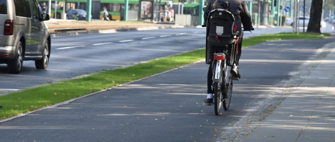 Сором: нетверезий українець в Польщі вкрав велосипед з-під кладовища