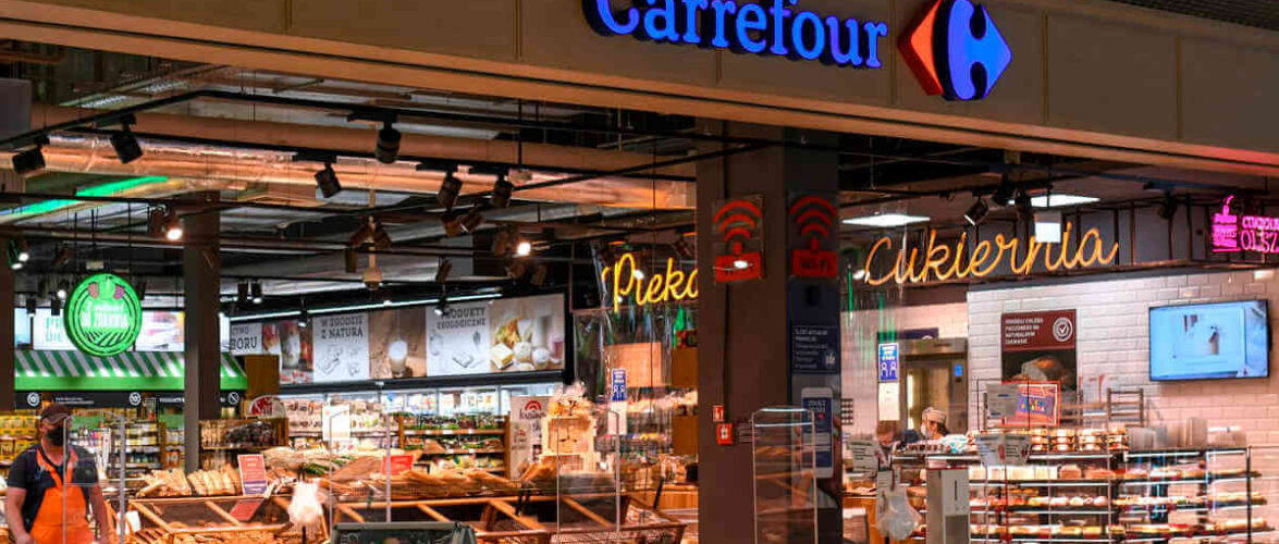В Польщі клієнти Carrefour зможуть надсилати продукти одразу в Україну