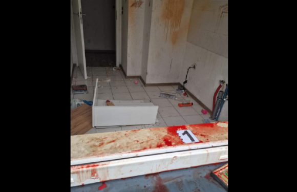 Українець в Кракові знищив квартиру, в якій він проживав безкоштовно, і повикидав з балкона всю техніку [+ФОТО]