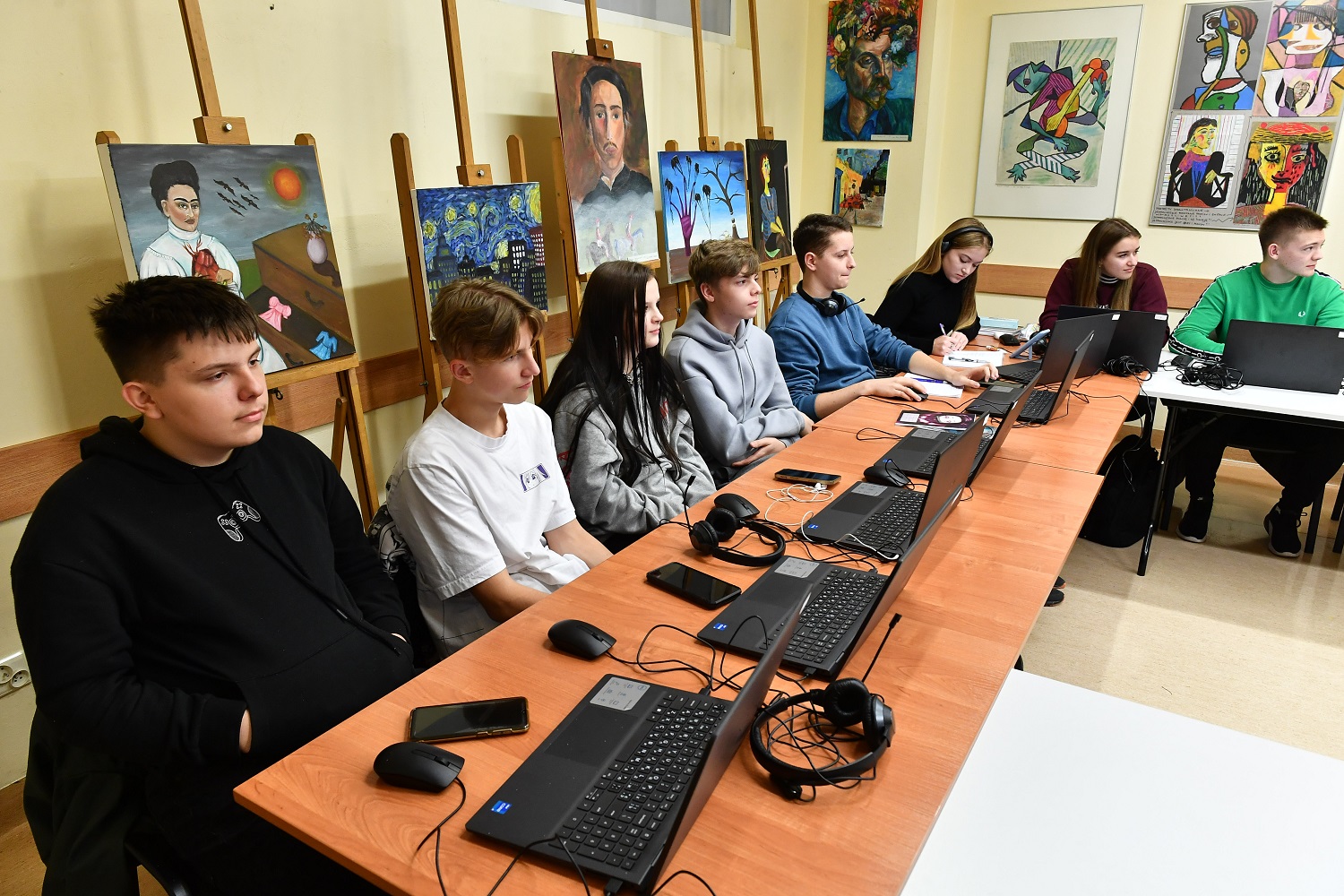 У Вроцлаві учні з України можуть навчатися в спеціальних дистанційних центрах
