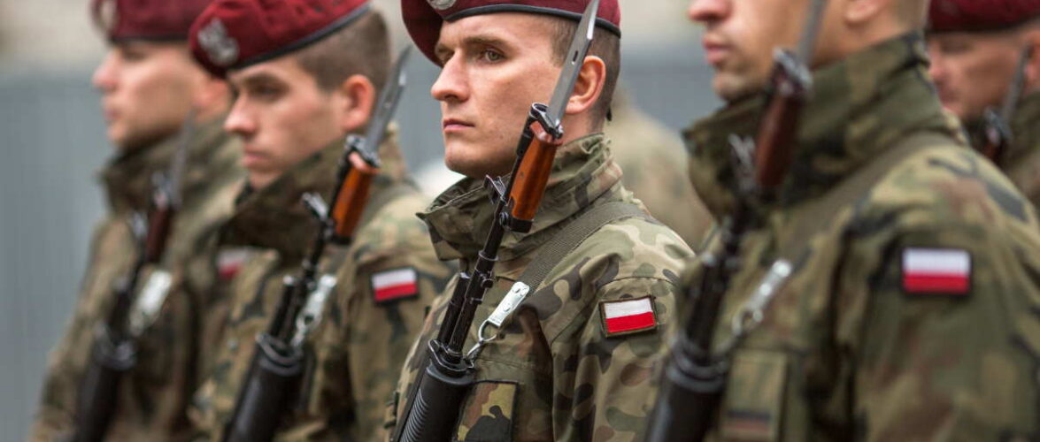 У Польщі резервістів викликають на військові навчання 