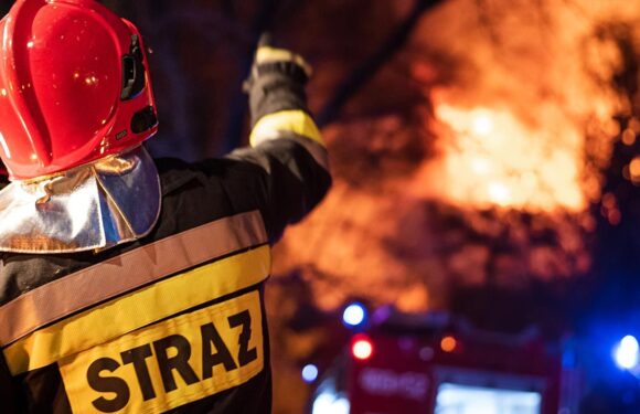 Величезна пожежа поблизу  Вроцлава: горить склад акумуляторів