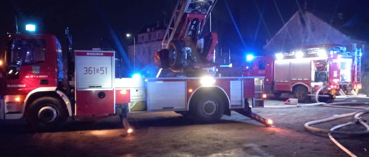 У Польщі мешканці стрибали з вікон палаючого будинку: одна людина загинула