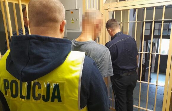 Чоловік у Польщі пограбував магазин і… сам викликав поліцію, бо злякався людей